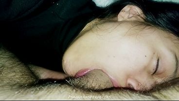 Colombiana me hace una mamada profunda POV cerrado – Termina con corrida en su boca | Deepthroat amateur HD